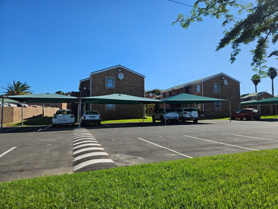 1 Bedroom Property for Sale in Oakglen Western Cape